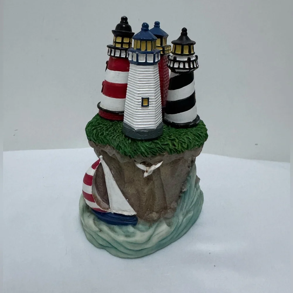 Vintage Colorful Lighthouses on Cliff Spreaders 4 pcs Set & Holder